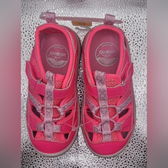 Girl's Oshkosh Shoes - Picture 4 of 4